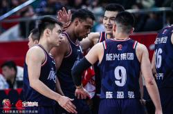 爱游戏体育-关于广州队全队发力，主场胜福建队取得三连胜的信息