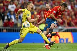 爱游戏体育官网-关于塞内加尔力克AC米兰，奥亚尔萨瓦尔点燃赛场的信息