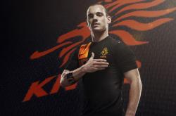 爱游戏APP-奇才封锁吉林队，霍勒迪奥运周期关键战接管比赛，展现唯一性时刻