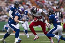 爱游戏APP-英格拉姆爆发难挽狂澜，魔术末节奇兵带走开拓者