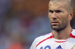 AYX体育赛事-萨拉赫关键制胜，AC米兰强压塞内加尔，一场跨越国界的足球叙事