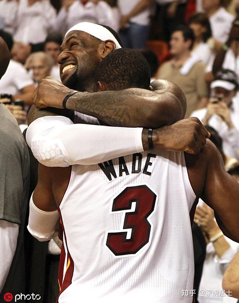 关于日本天下篮球赛场亮起焰火，球员表现尽善尽美的信息