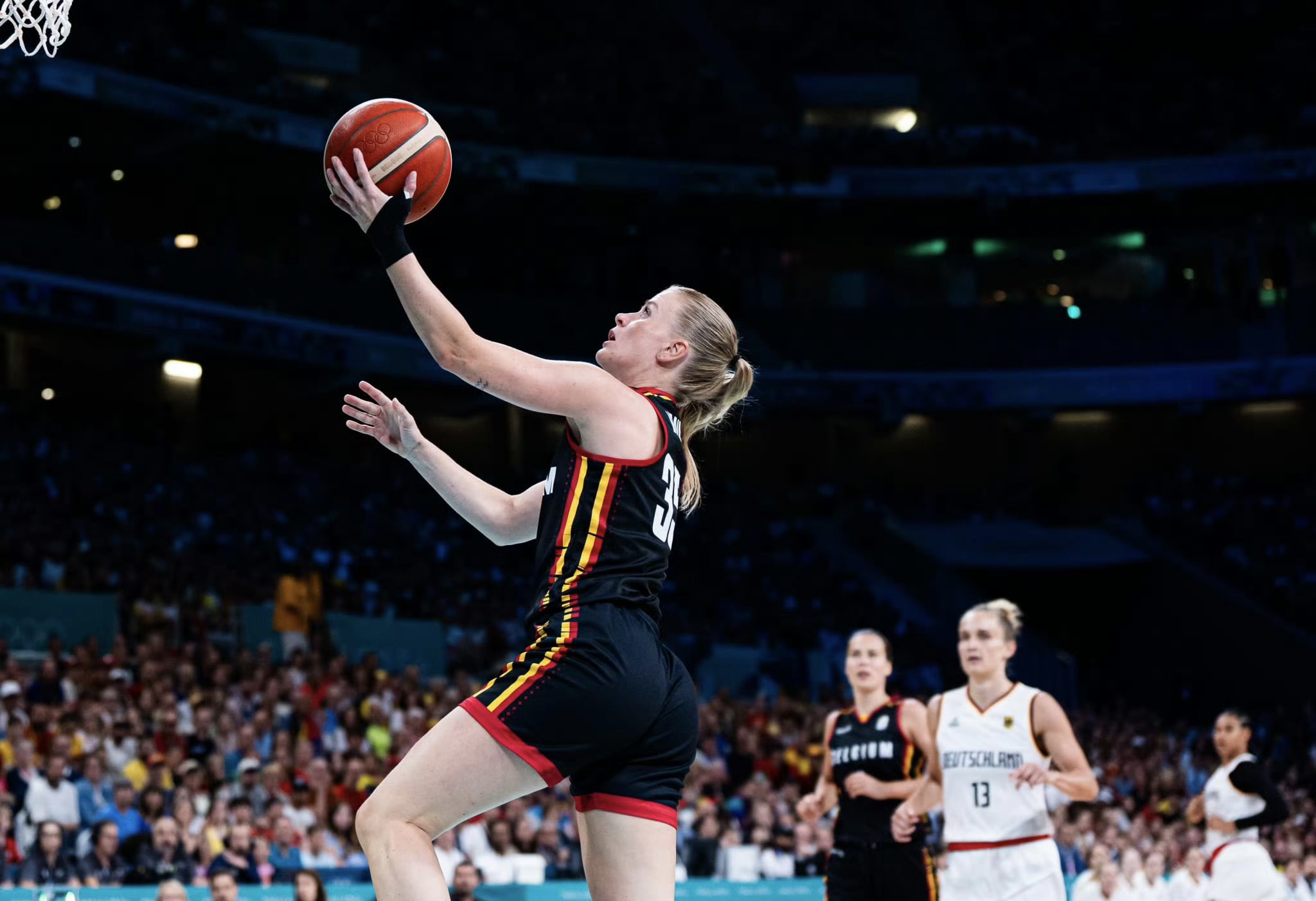 关于德国运动员惊艳表演刷新赛事记录的信息