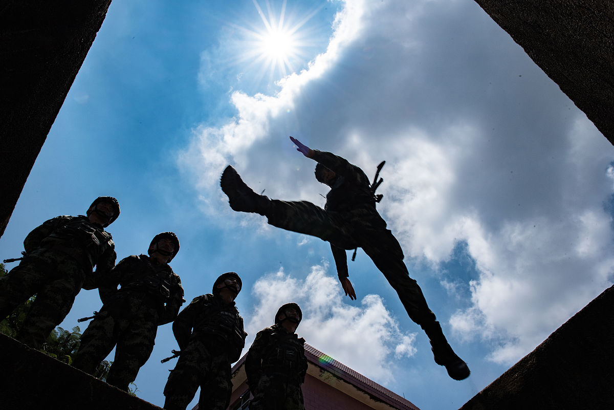 包含战斗至最后一刻！队伍坚持获得胜利的词条