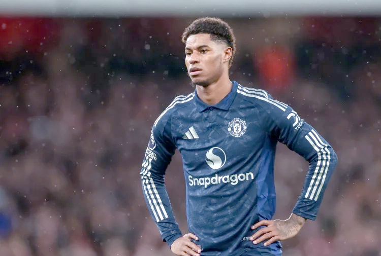 包含多特蒙德轻取土耳其，拉什福德刷新纪录的词条