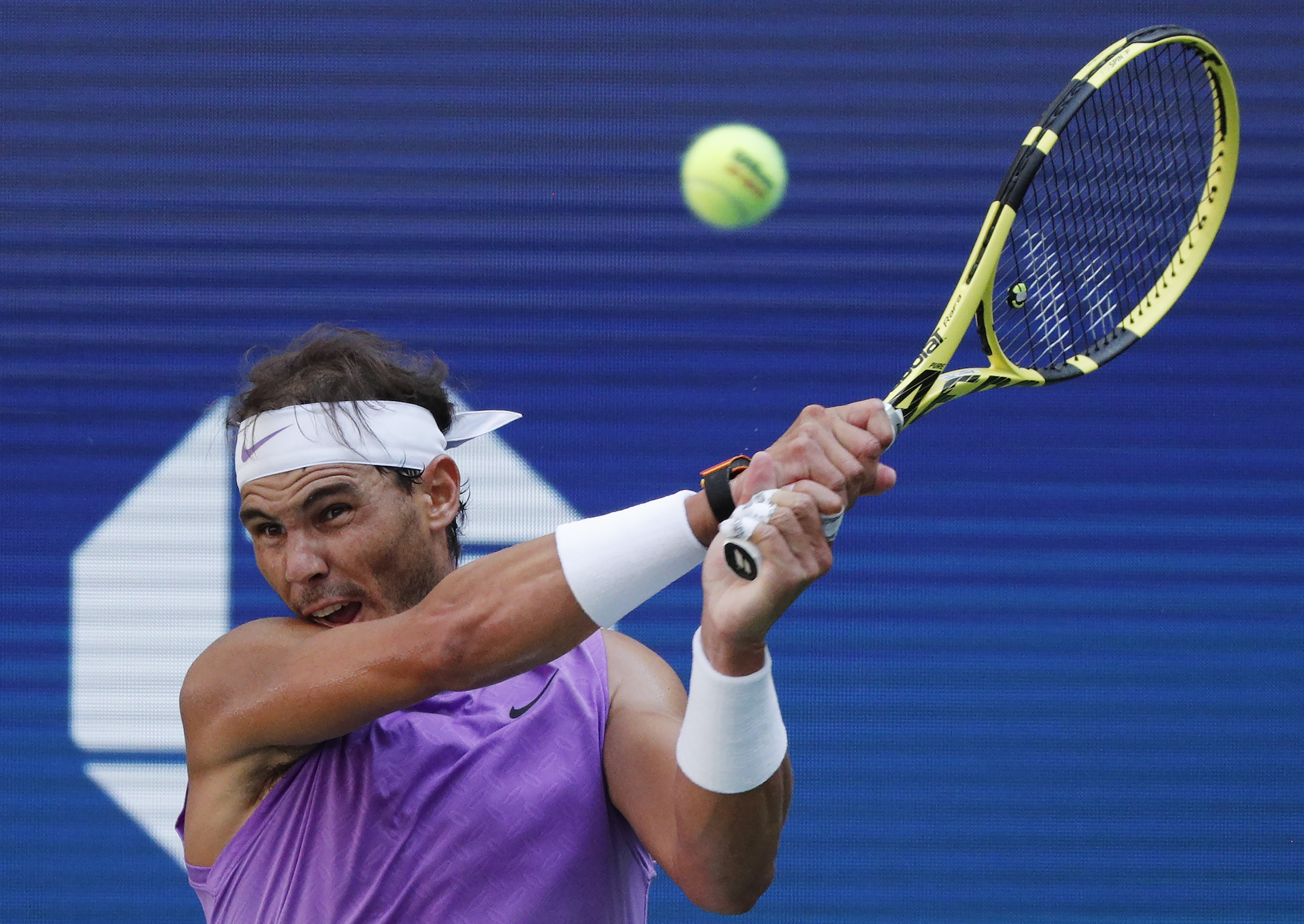 西班牙网球队碾压美国网球队，克耶高斯三分雨点燃全场的简单介绍