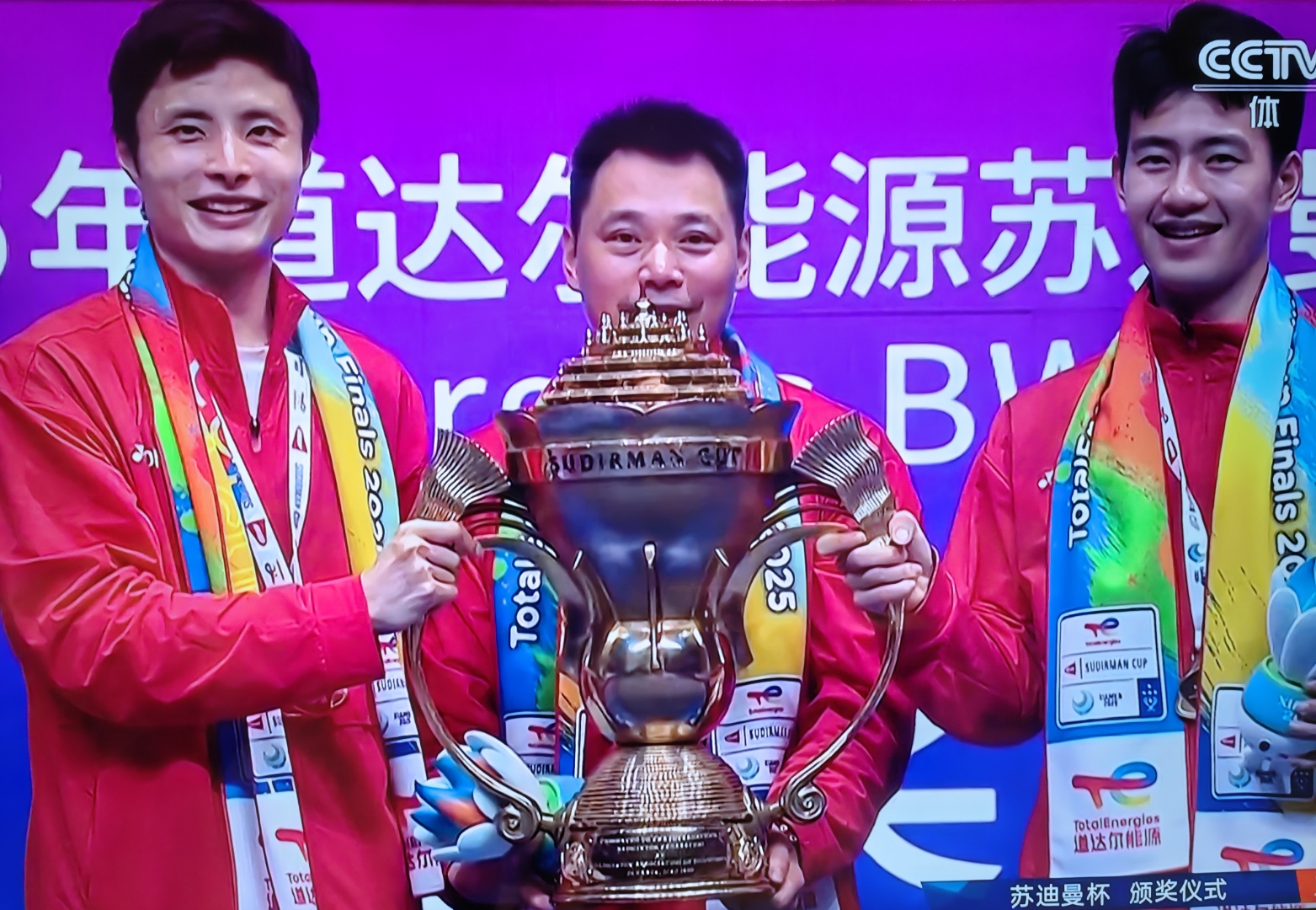 英格兰羽毛球队力克中国羽毛球队,陶菲克爆发神勇的简单介绍 英格兰羽毛球队力克中国羽毛球队,陶菲克爆发神勇的简单介绍