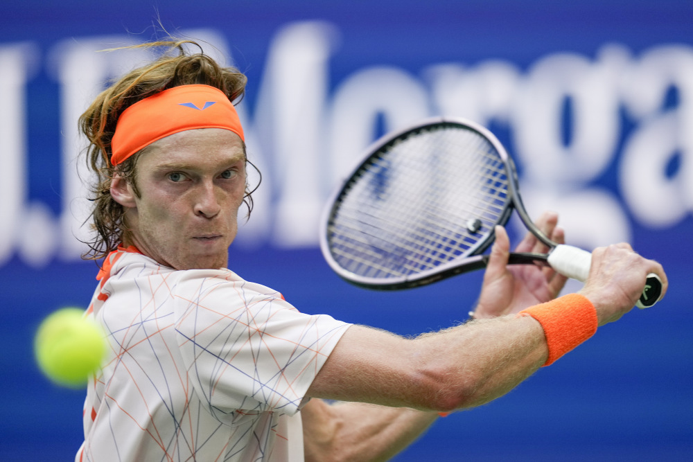 包含美网力克联合杯，梅德韦杰夫统治全场的词条