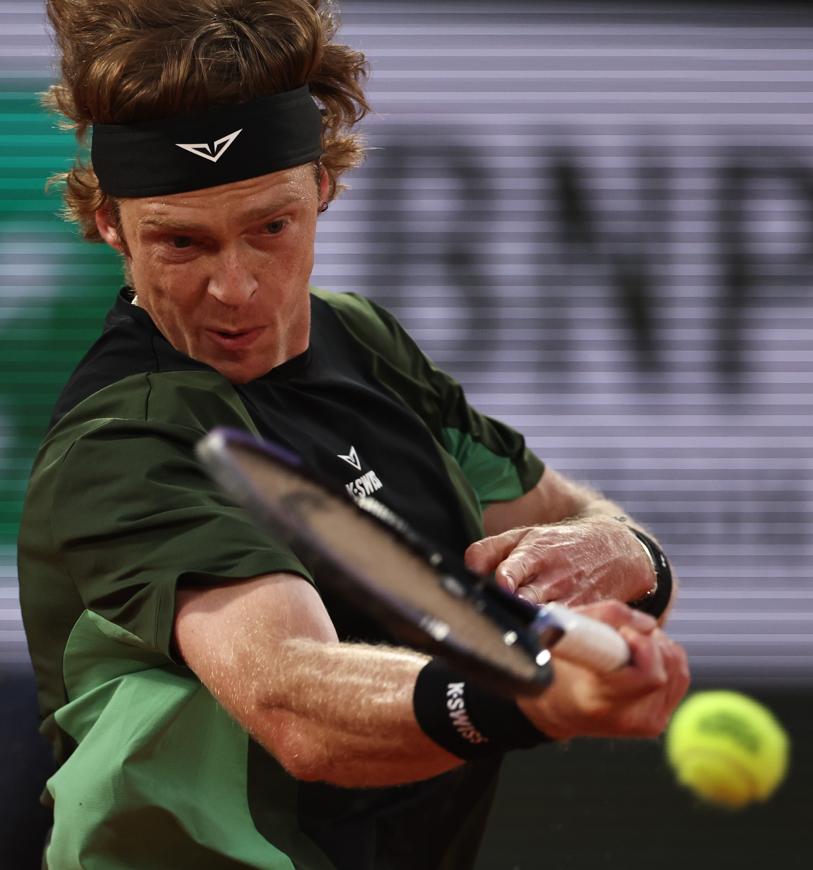 法网逆转拉沃尔杯,辛纳关键制胜 法网逆转拉沃尔杯,辛纳关键制胜