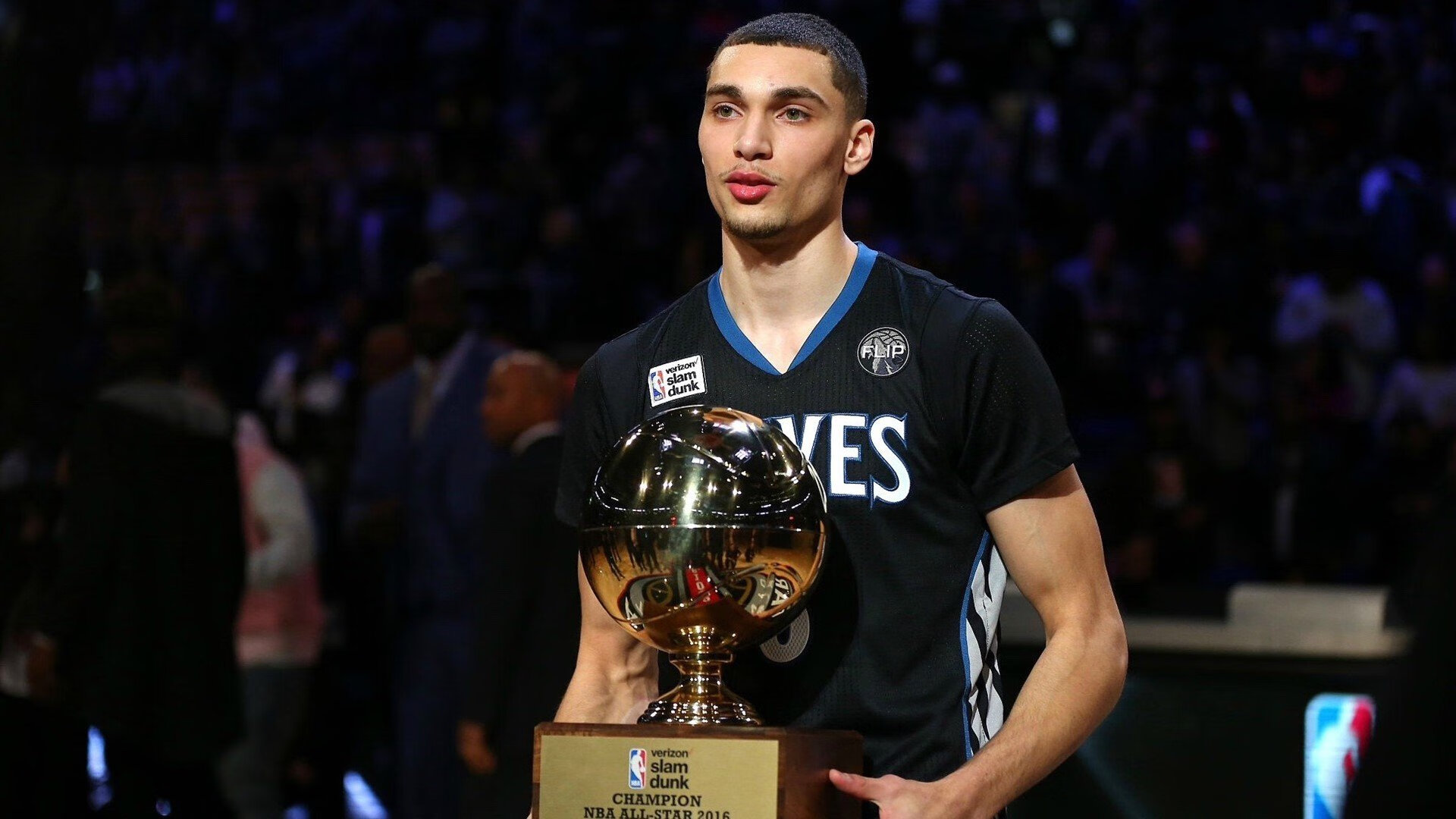 跨越时空的竞技场，广东队斩落北京队，字母哥在2026世界杯接管比赛