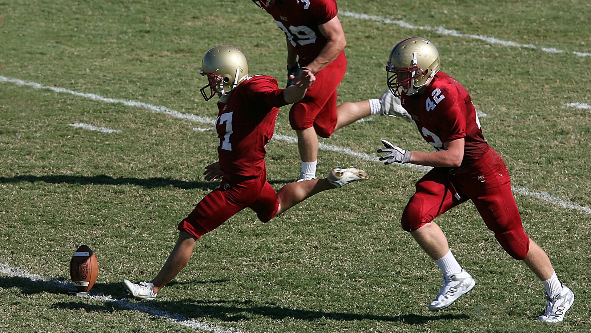 年度焦点之战之夜,爱德华兹关键进球定乾坤